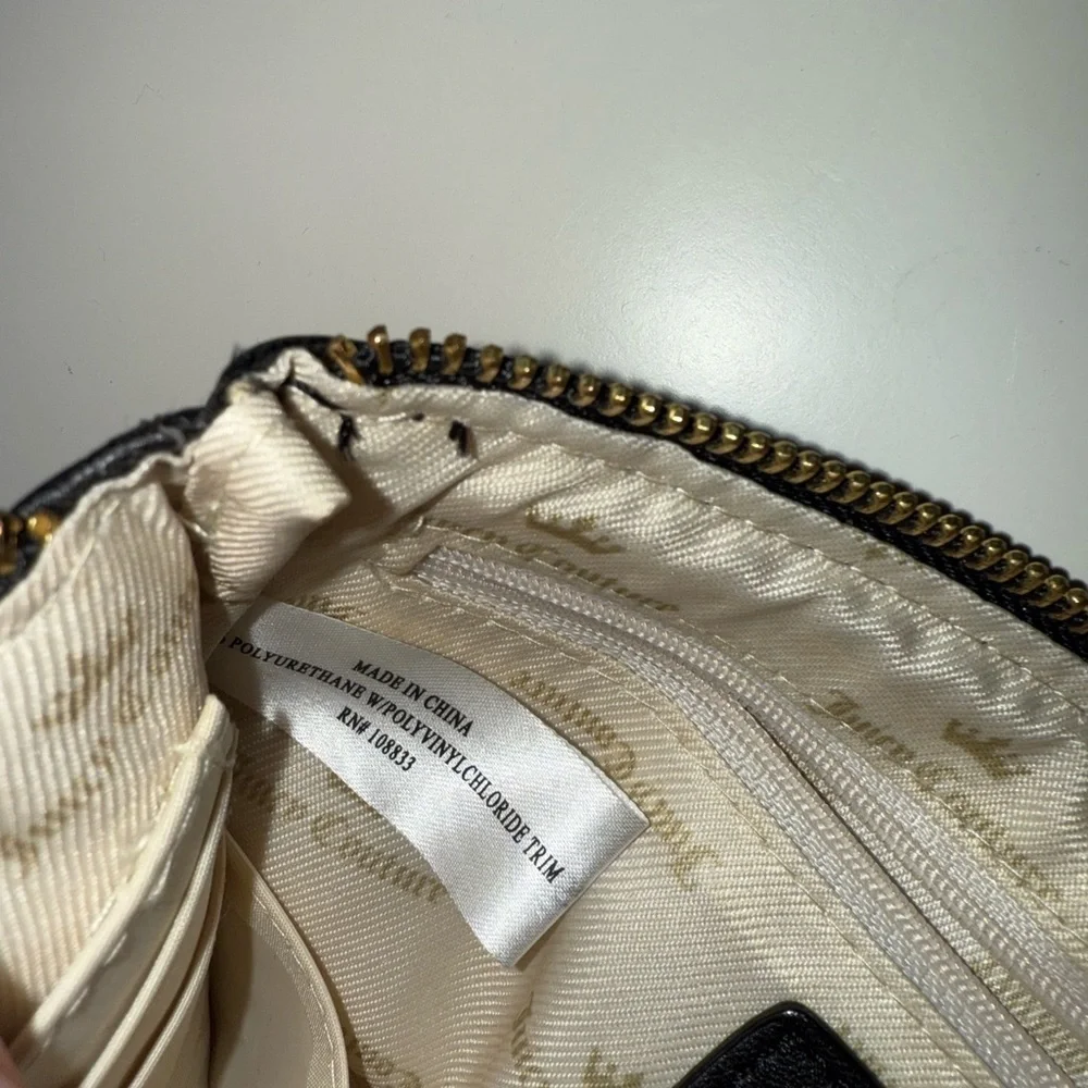 🖤 Juicy Couture Black Wristlet Wallet - Picture 8 of 13